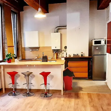 Apartment Centre Warm Full Of Charm